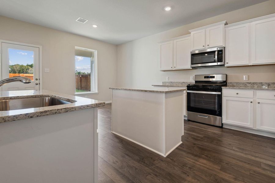 Furnished interior view inside a new home in Sweetwater Ridge, Conroe (Image 7).