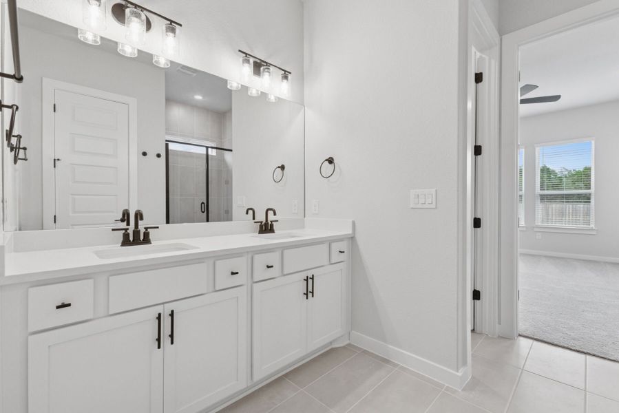 Owner's Bathroom Owner's Bathroom