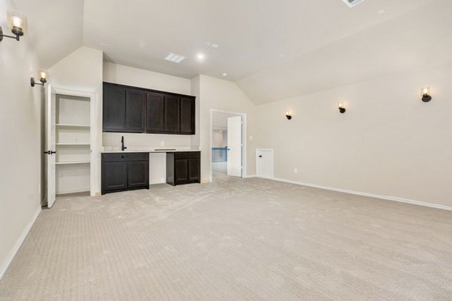Spacious, unfurnished interior of a new home in Malabar Hill, Prosper (Image 27). Spacious, unfurnished interior of a new home in Malabar Hill, Prosper (Image 27).