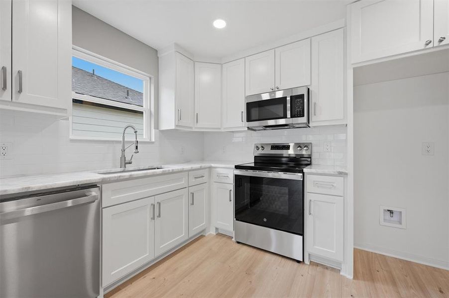 Furnished interior view inside a new home in , Sherman (Image 6).