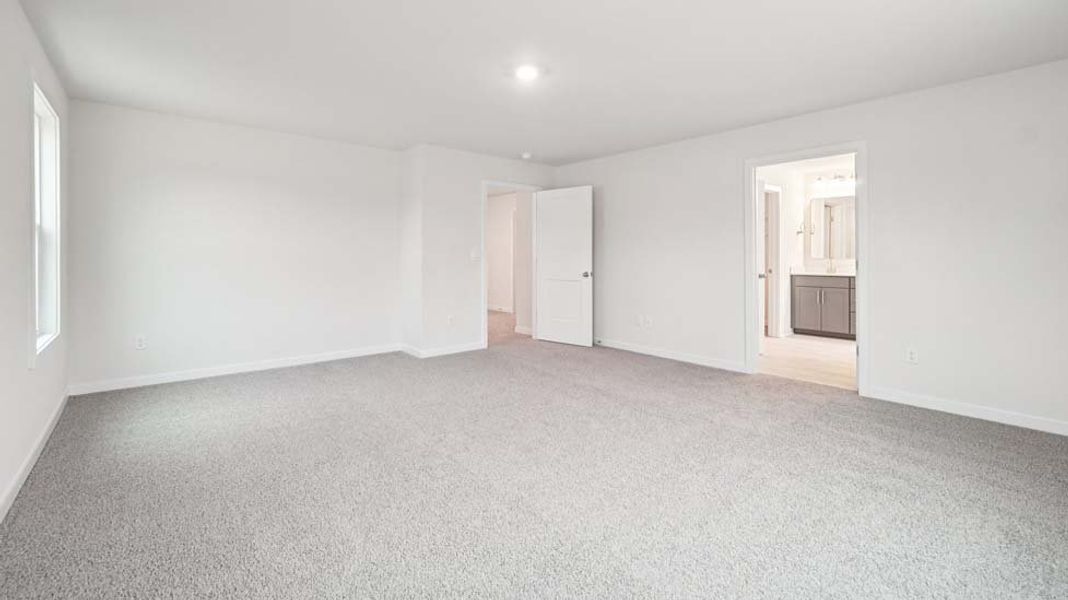 Spacious, unfurnished interior of a new home in Laurelbrook, Sherrills Ford (Image 26).