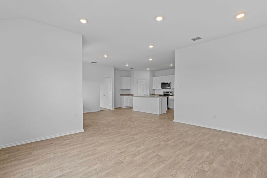 Spacious, unfurnished interior of a new home in , Seguin (Image 16). Spacious, unfurnished interior of a new home in , Seguin (Image 16).