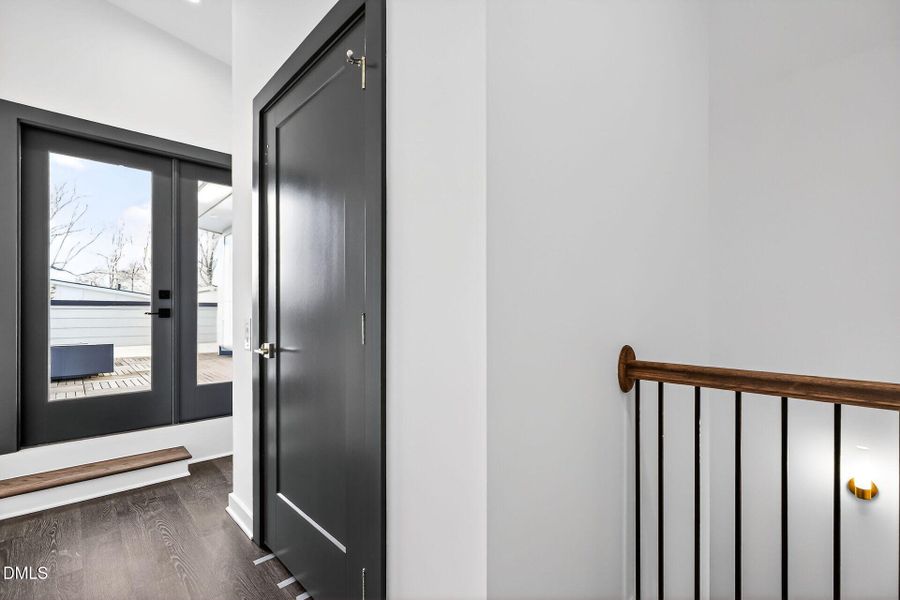 024-1920x1080-hallway 024-1920x1080-hallway