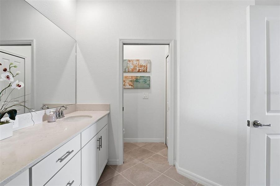 Furnished interior view inside a new home in , Venice (Image 30).