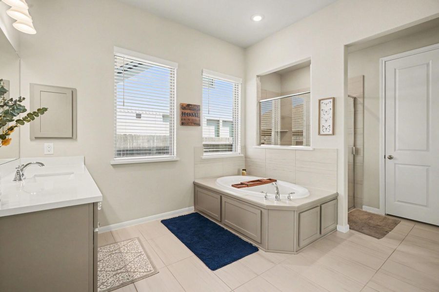 Furnished interior view inside a new home in Coastal Point, League City (Image 30). Furnished interior view inside a new home in Coastal Point, League City (Image 30).