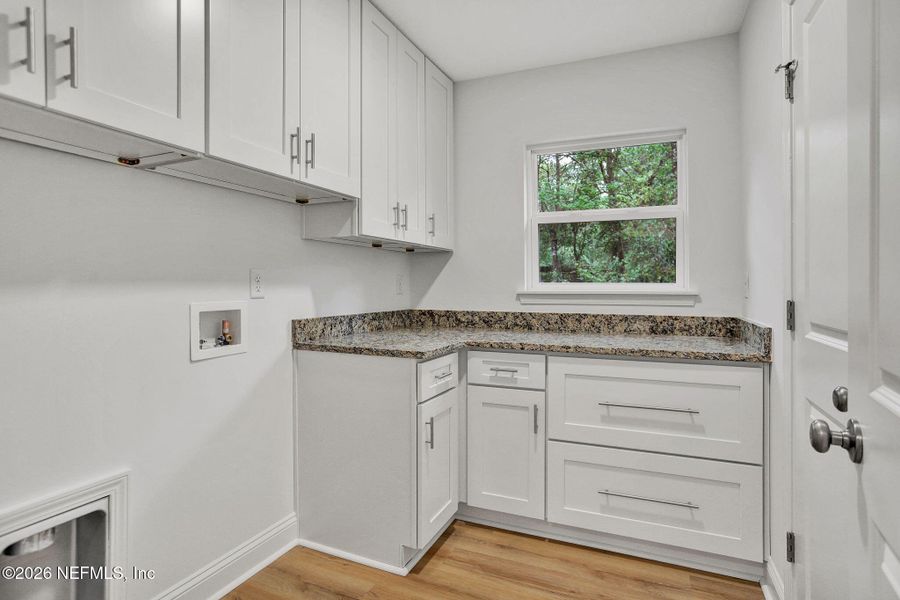 Furnished interior view inside a new home in , Middleburg (Image 5).