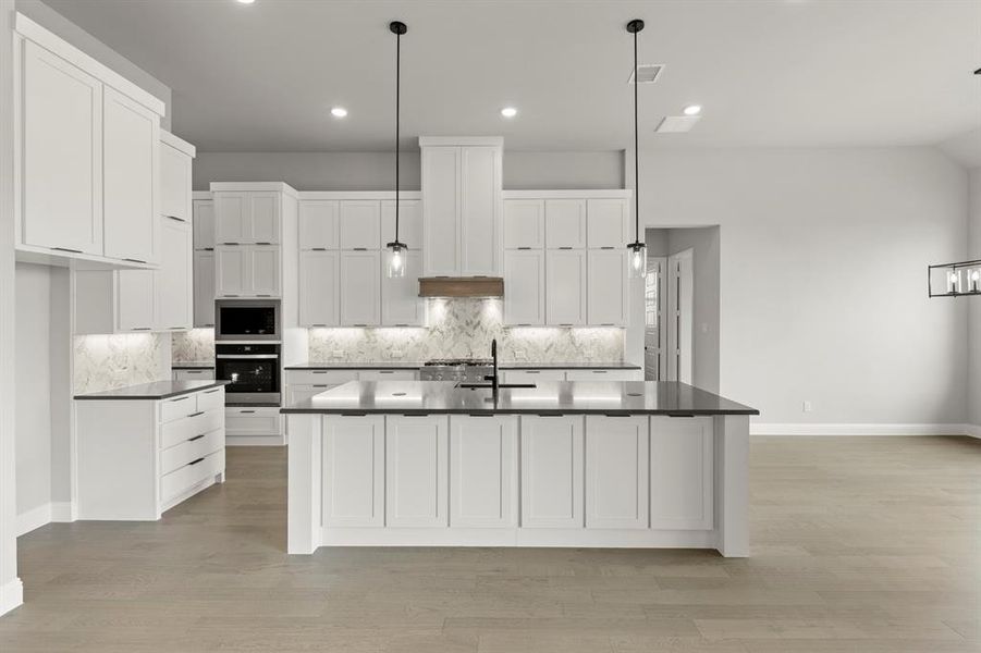 10. 1580 Binkley - Kitchen 10. 1580 Binkley - Kitchen