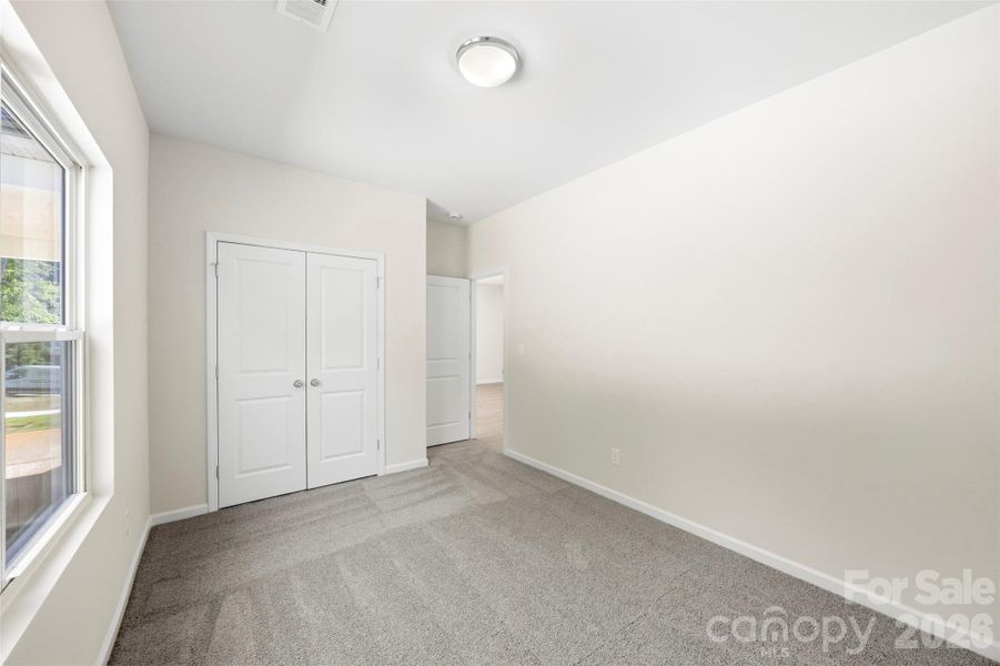 Spacious, unfurnished interior of a new home in , Kings Mountain (Image 24).