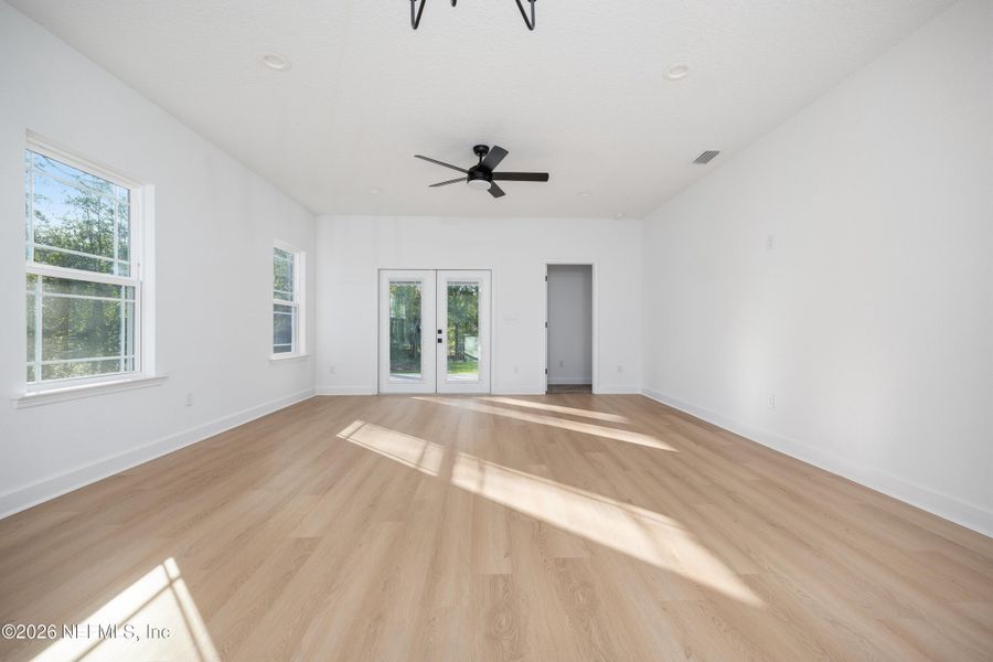 Spacious, unfurnished interior of a new home in , Keystone Heights (Image 12).