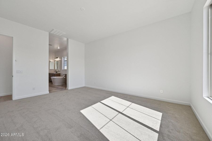 30-web-or-mls-E Saddle Way-S0902-030