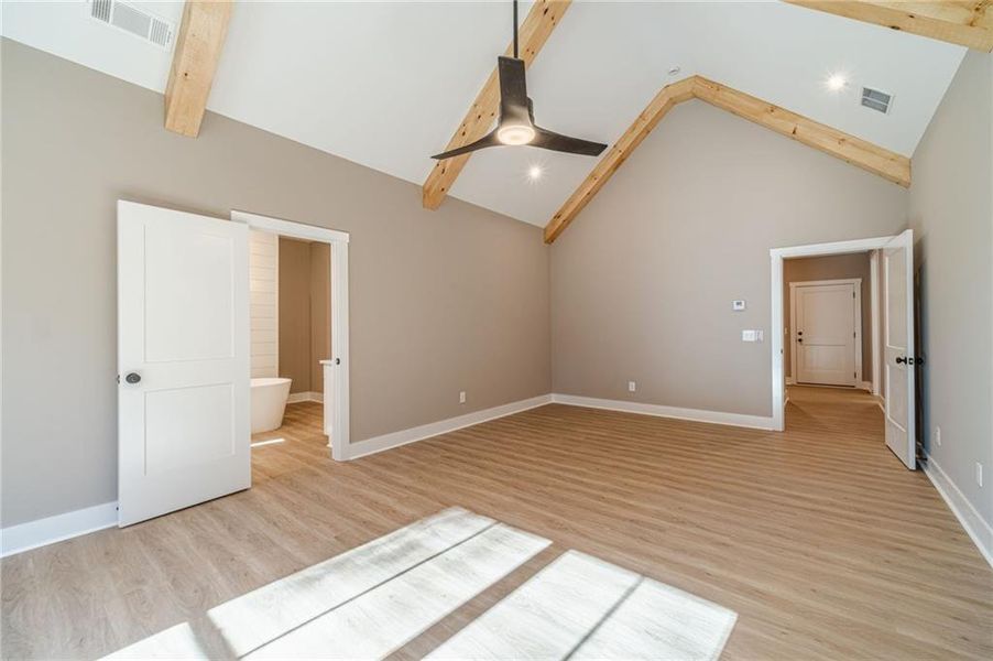 Spacious, unfurnished interior of a new home in , Monroe (Image 24).
