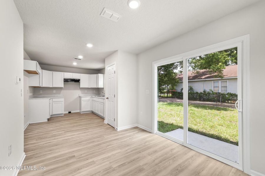 Spacious, unfurnished interior of a new home in , Jacksonville (Image 16).