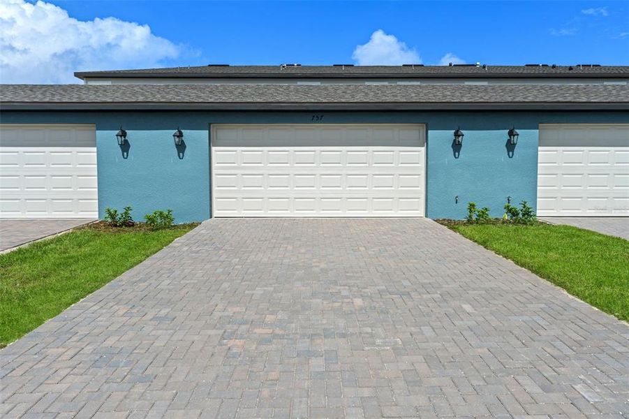 Exterior details and patio area of a home in Eden Crest Townhomes, Apopka (Image 25).