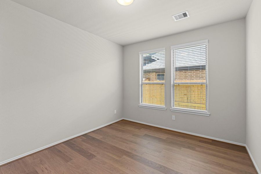 Spacious, unfurnished interior of a new home in Candela, Richmond (Image 37).