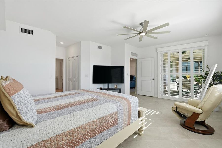 Furnished interior view inside a new home in , Punta Gorda (Image 13).