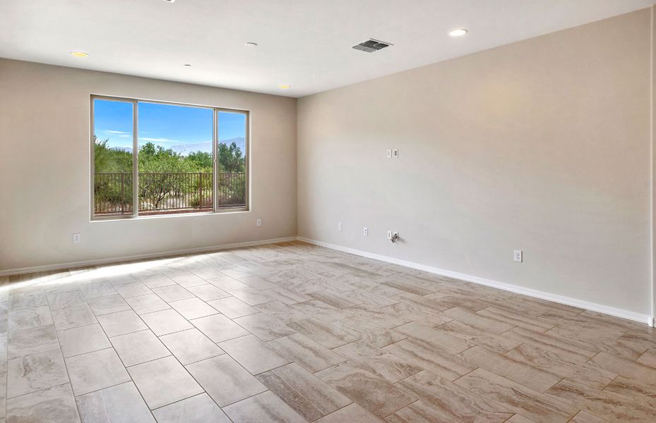 Spacious, unfurnished interior of a new home in Vistoso Canyon Estates, Oro Valley (Image 23).