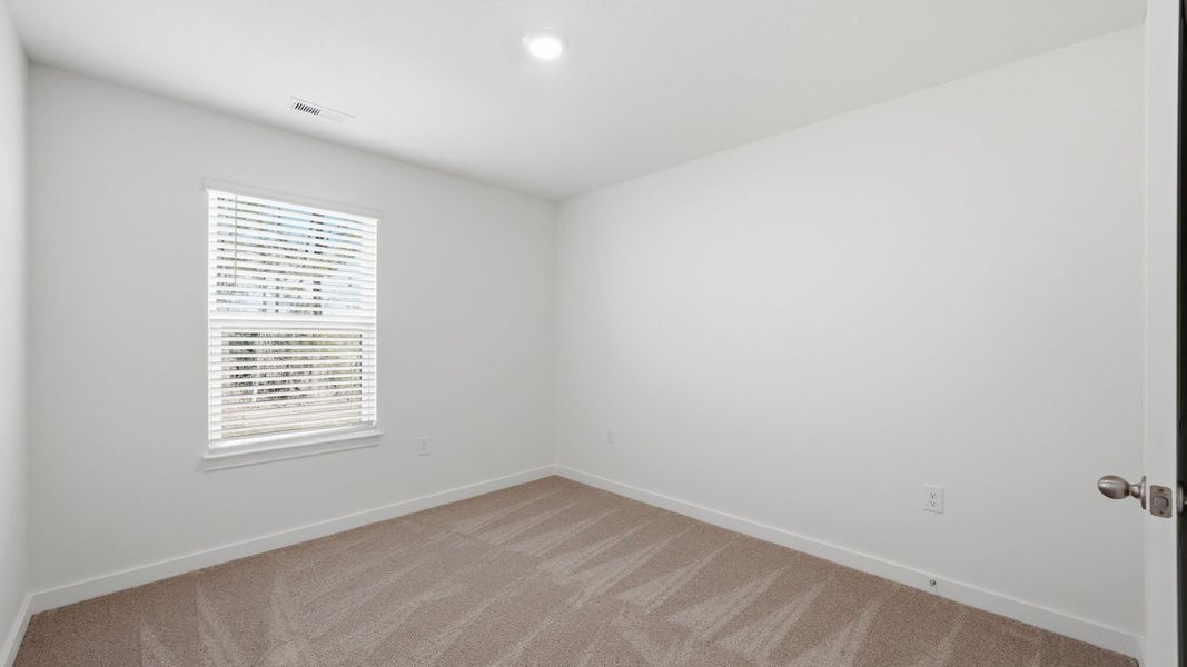 Spacious, unfurnished interior of a new home in Emory Creek, Harriman (Image 29).