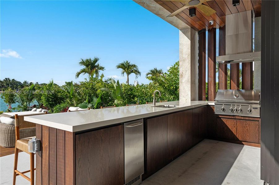 Exterior details and patio area of a home in , Miami Beach (Image 21).