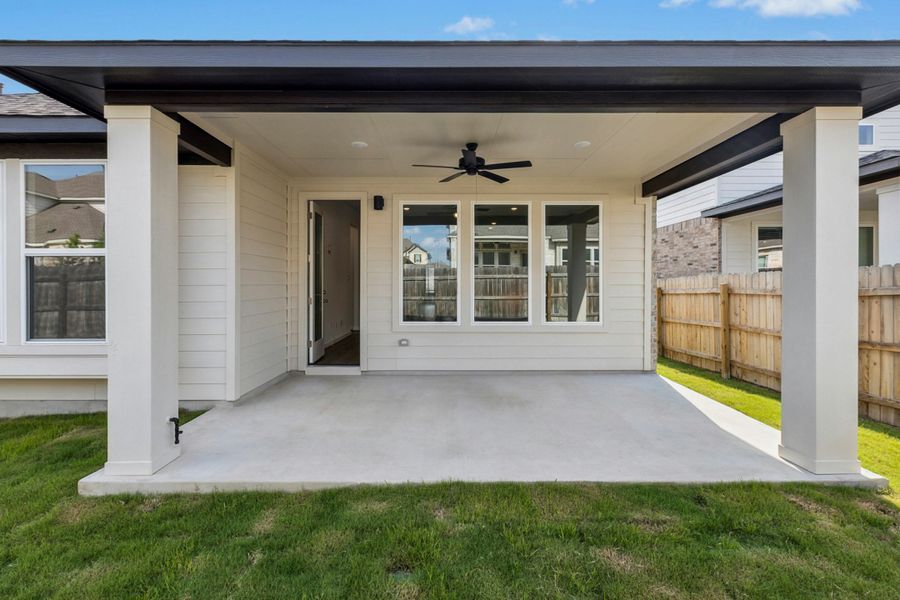 Exterior details and patio area of a home in University Heights, Round Rock (Image 4).
