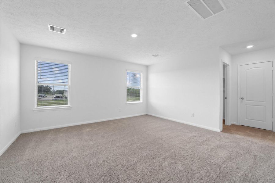 Spacious, unfurnished interior of a new home in Vida Costera, Texas City (Image 12). Spacious, unfurnished interior of a new home in Vida Costera, Texas City (Image 12).