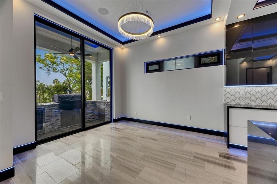 Spacious, unfurnished interior of a new home in , Apollo Beach (Image 76).