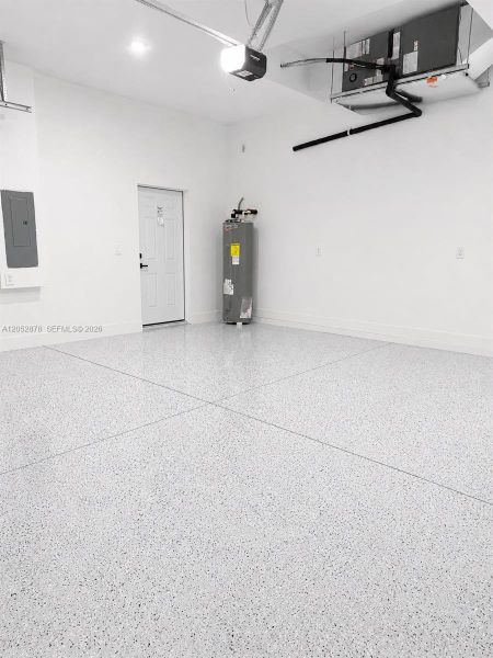 Spacious, unfurnished interior of a new home in , Cape Coral (Image 23). Spacious, unfurnished interior of a new home in , Cape Coral (Image 23).