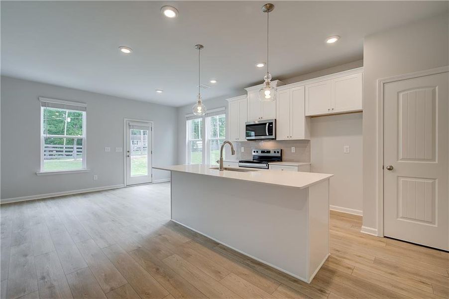 Furnished interior view inside a new home in Abbotts Crossing, Conyers (Image 6).