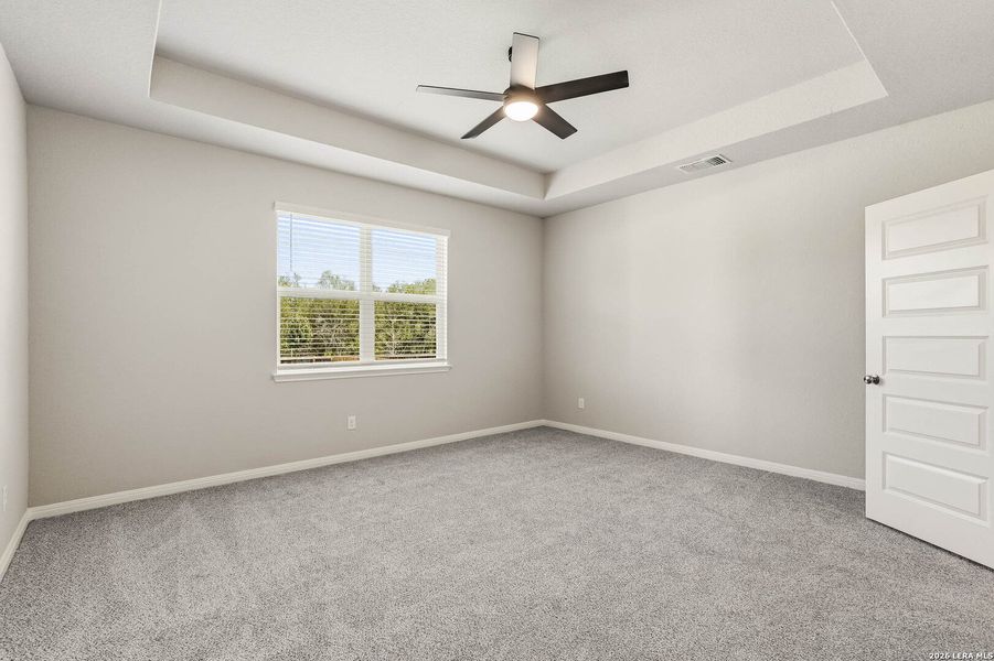 Spacious, unfurnished interior of a new home in Cinco Lakes, San Antonio (Image 19).