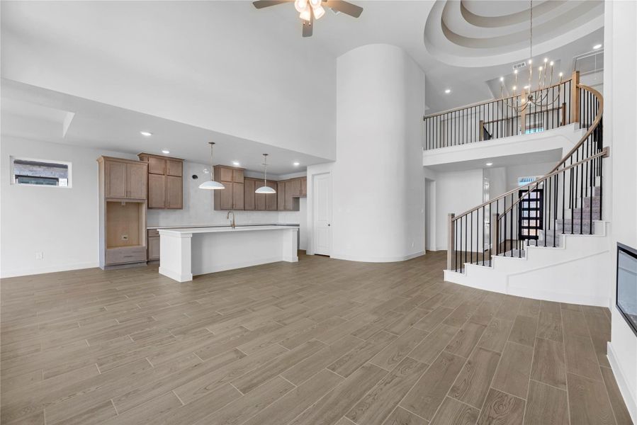 Representative image. Features, selections and colors may vary.