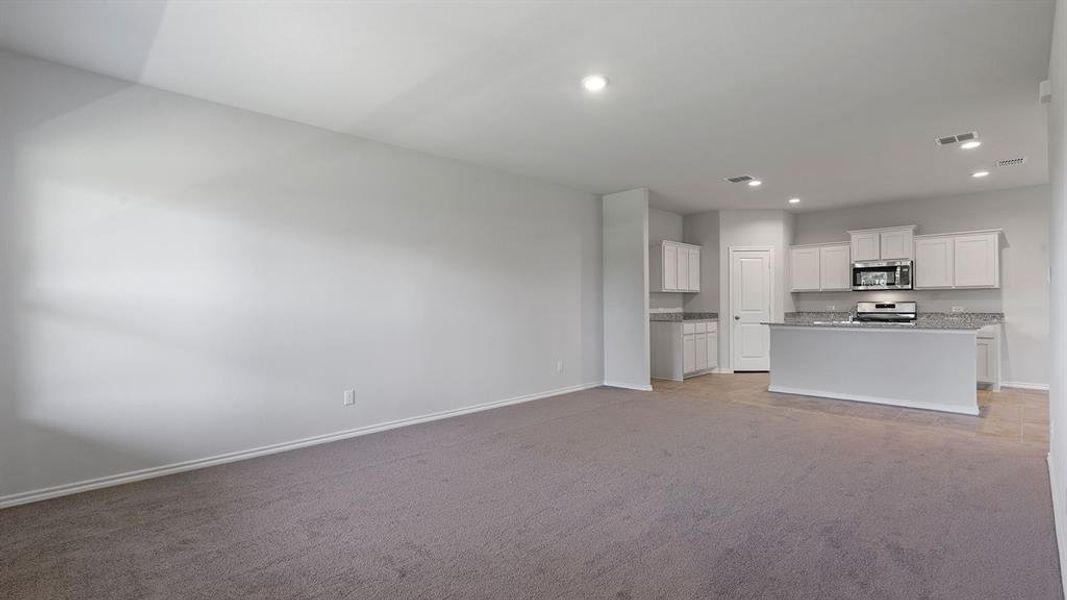 Spacious, unfurnished interior of a new home in Springhill South, Boyd (Image 28).