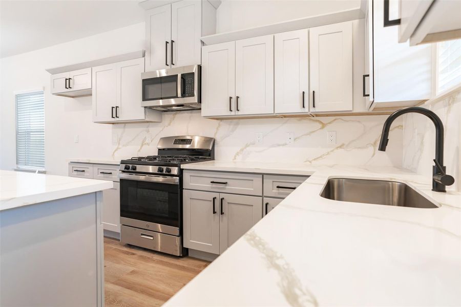 Image 8 of a home in Avenue Park.