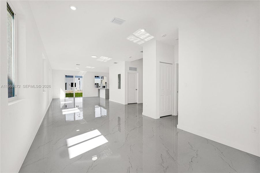 Spacious, unfurnished interior of a new home in , Miami (Image 23).