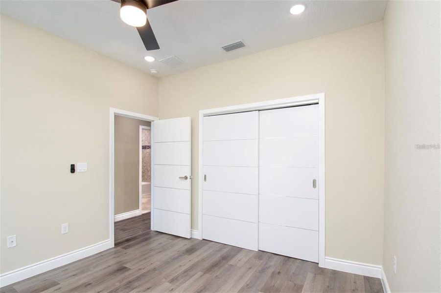 Spacious, unfurnished interior of a new home in , Davenport (Image 21).