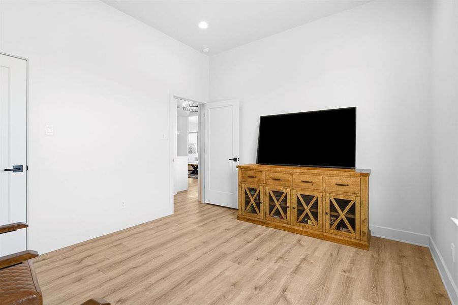 Spacious, unfurnished interior of a new home in , Abilene (Image 22).