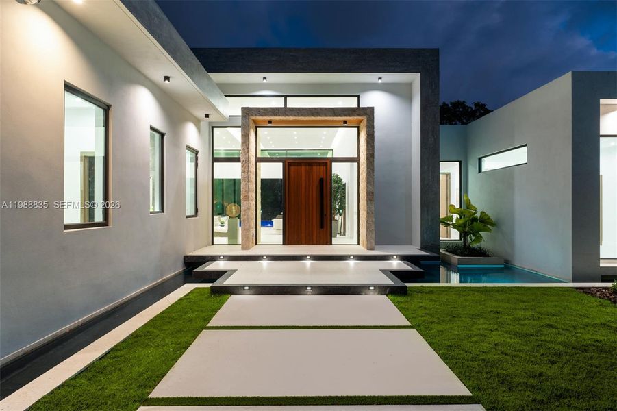 Exterior details and patio area of a home in , Miami (Image 24).
