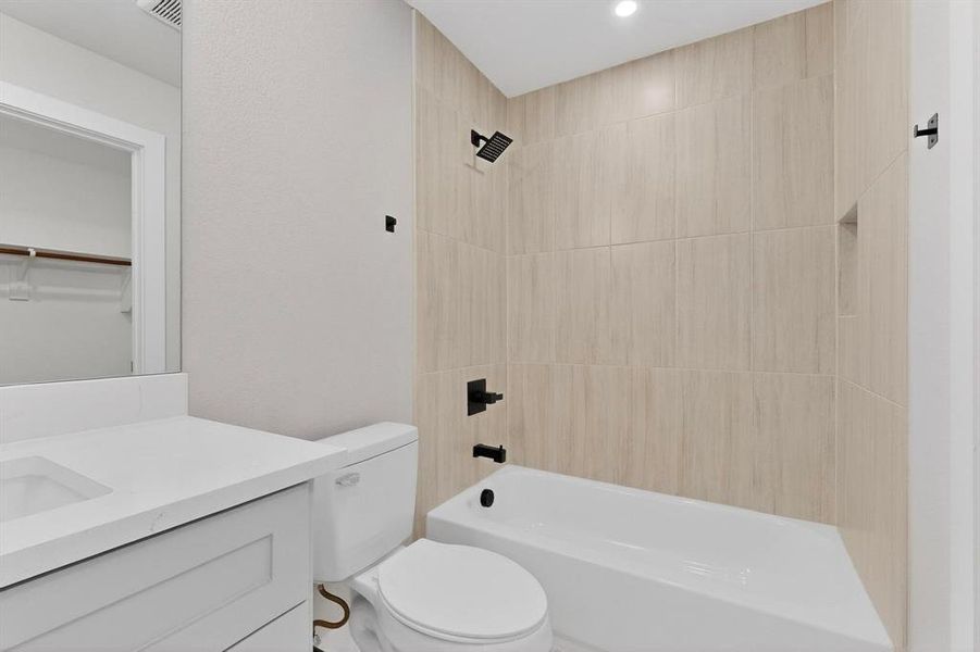 Furnished interior view inside a new home in , Rowlett (Image 15).