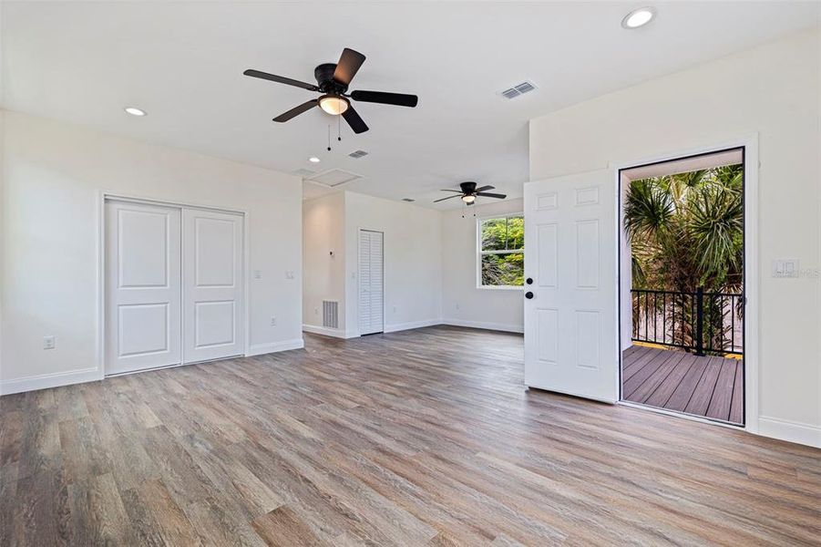 Spacious, unfurnished interior of a new home in , St. Petersburg (Image 22). Spacious, unfurnished interior of a new home in , St. Petersburg (Image 22).