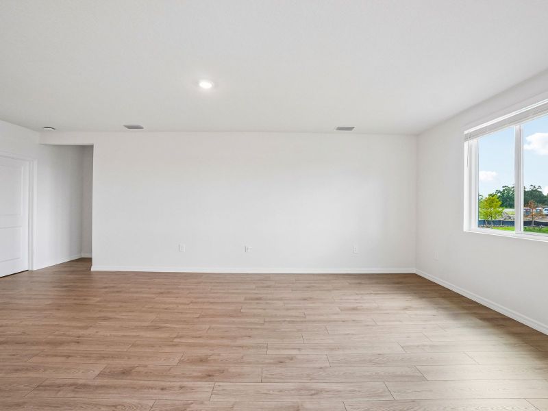 Spacious, unfurnished interior of a new home in Pine Ridge Meadows, Hudson (Image 15).