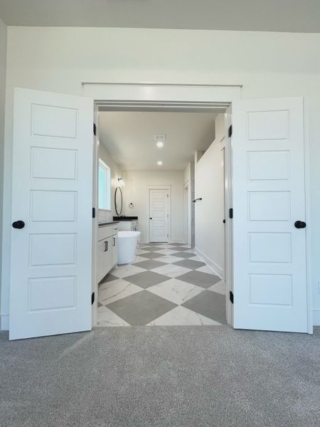 Representative unfurnished interior of a home built from the Carmel by Steve Klein Custom Builder in Escalera Ranch 1833, Victoria (Image 17).