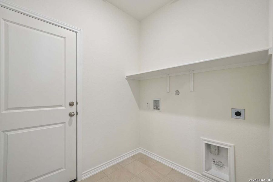 Spacious, unfurnished interior of a new home in Legend Heights - Heritage Collection, New Braunfels (Image 22). Spacious, unfurnished interior of a new home in Legend Heights - Heritage Collection, New Braunfels (Image 22).