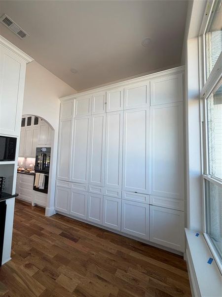 Spacious, unfurnished interior of a new home in , Granbury (Image 18). Spacious, unfurnished interior of a new home in , Granbury (Image 18).