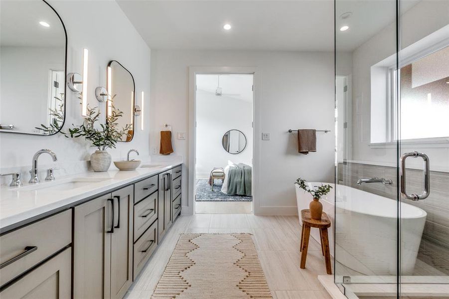 Furnished interior view inside a new home in , Dallas (Image 30).