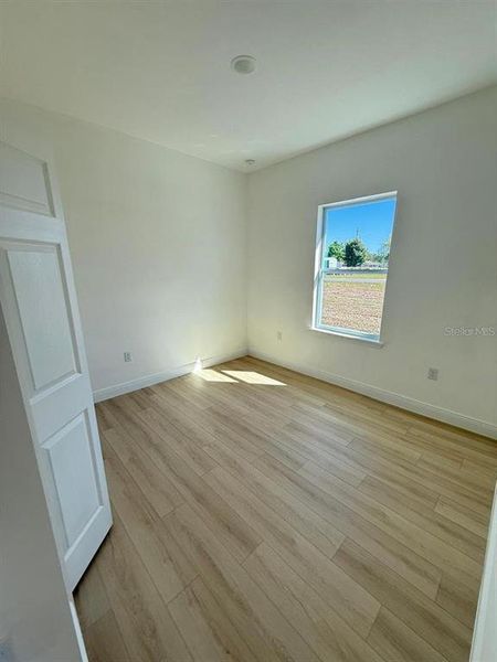 Spacious, unfurnished interior of a new home in , Ocala (Image 10).