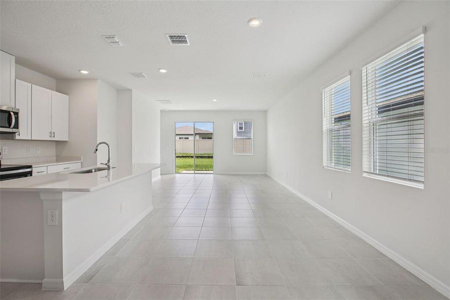 Spacious, unfurnished interior of a new home in Two Rivers - Premier Series, Zephyrhills (Image 20).