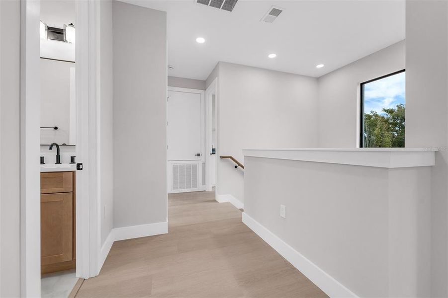 Spacious, unfurnished interior of a new home in , Orlando (Image 31).