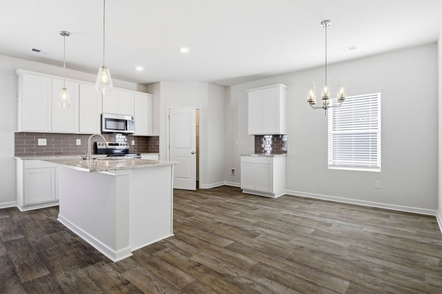 4br New Home in Perry, GA.  - Slide 7