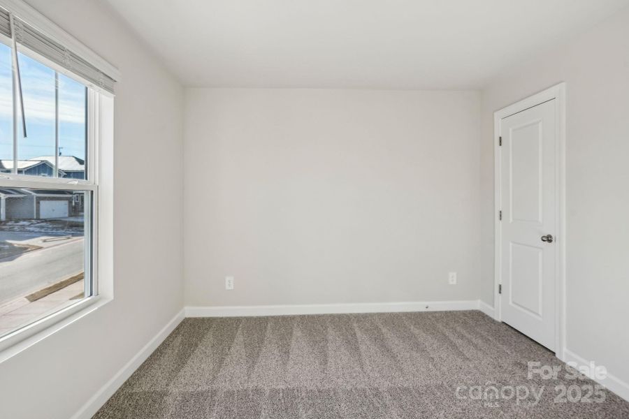 Spacious, unfurnished interior of a new home in Walnut Reserve, Conover (Image 18).