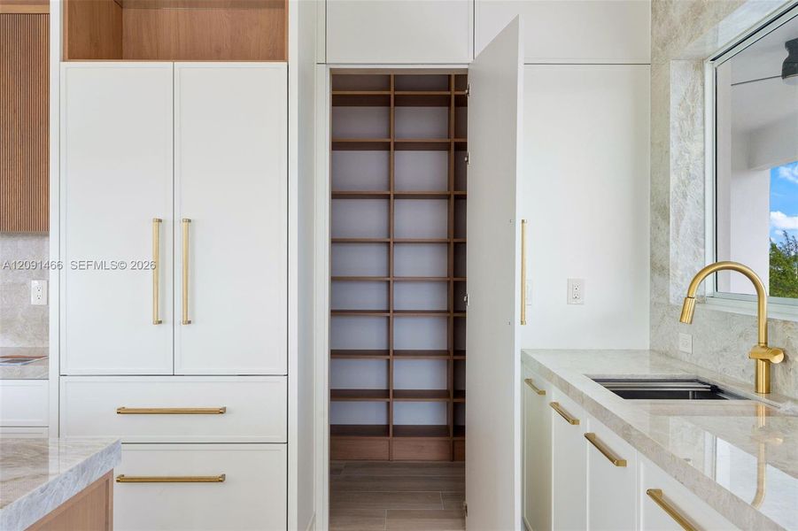 Furnished interior view inside a new home in , Tavernier (Image 14).