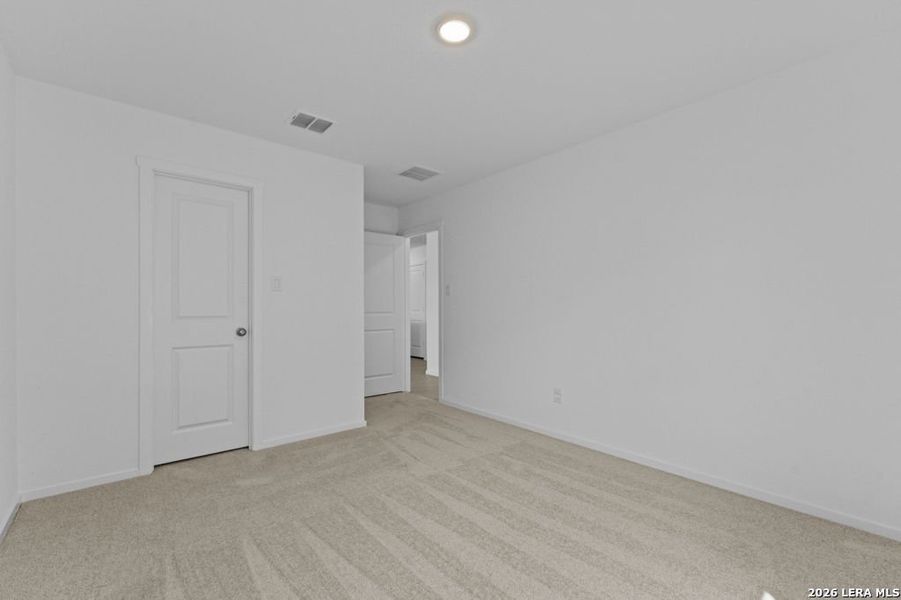 Spacious, unfurnished interior of a new home in Friendship Oaks, Fredericksburg (Image 23).