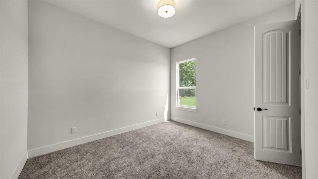 Spacious, unfurnished interior of a new home in Freeman Ranch, Weatherford (Image 35).
